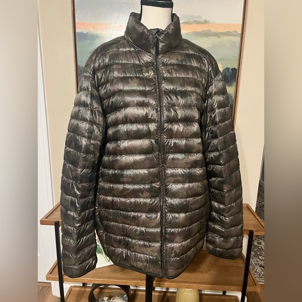 UNIQLO Ultra Light Down Camo Puffer Jacket XL Packable Full Zip Olive